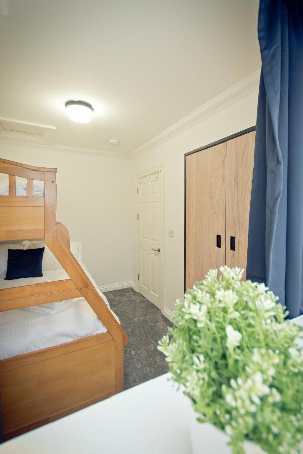 Top View 2 Bedroom Apartments Plymouth Exterior foto